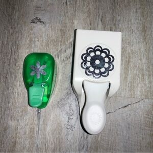 (Bin 4) Mixed Brands, set of 2 flower paper punches